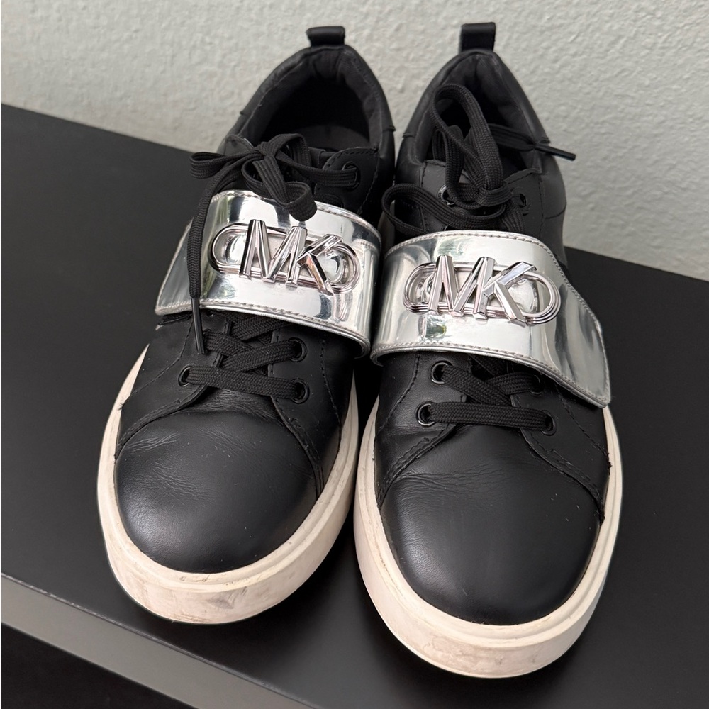Mk shoes size 6